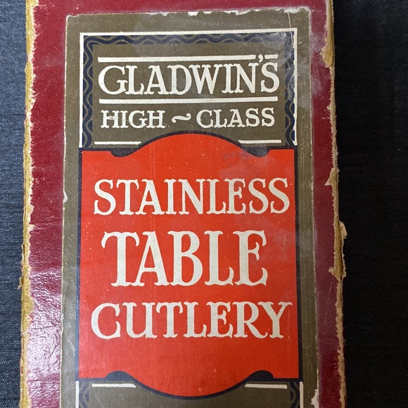 Vintage Stainless Steel Table Knives with Bakelite Handles - Picture 3 of 8